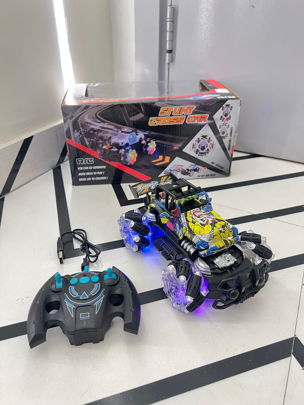 Stunt cross car