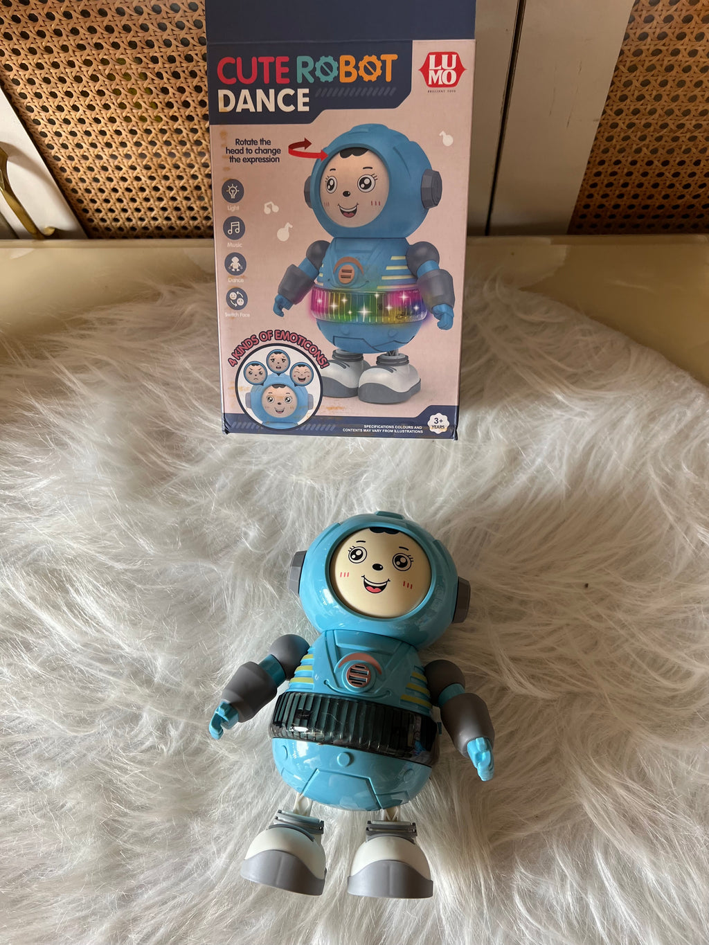 Face chanaging cute dance robot musical